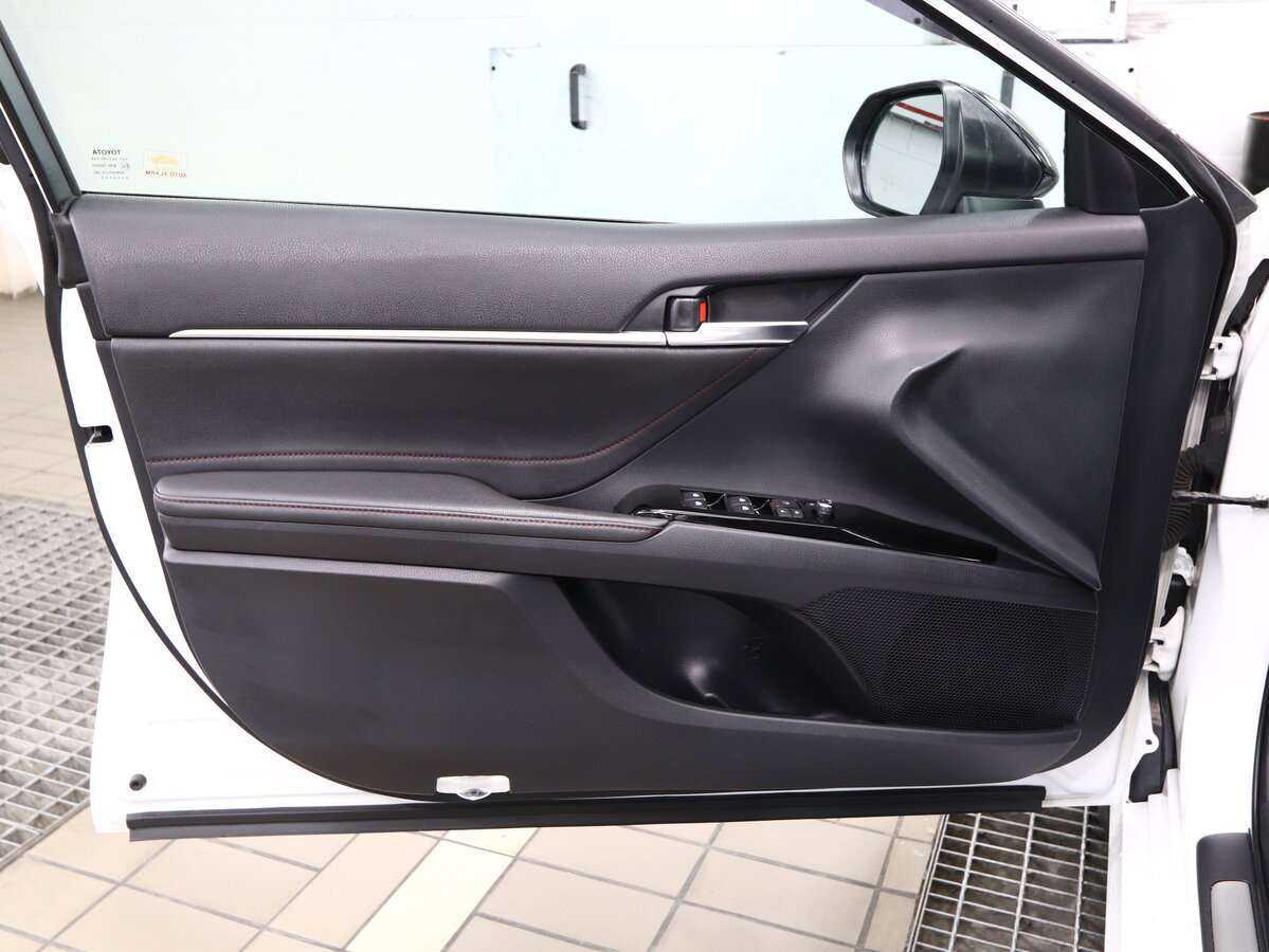 Toyota Camry с пробегом — 2020 год. Фото: #4