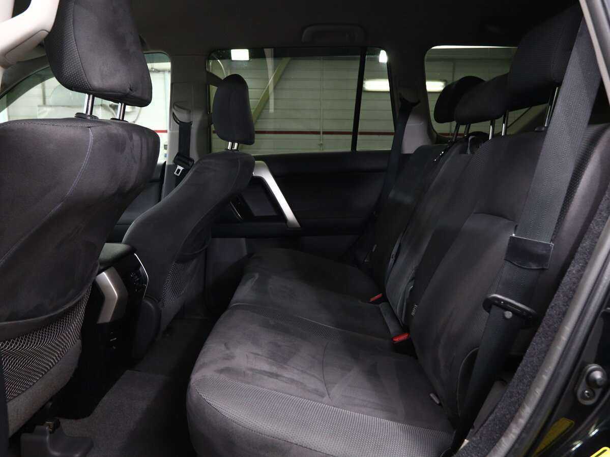 Toyota Land Cruiser Prado с пробегом — 2013 год. Фото: #17