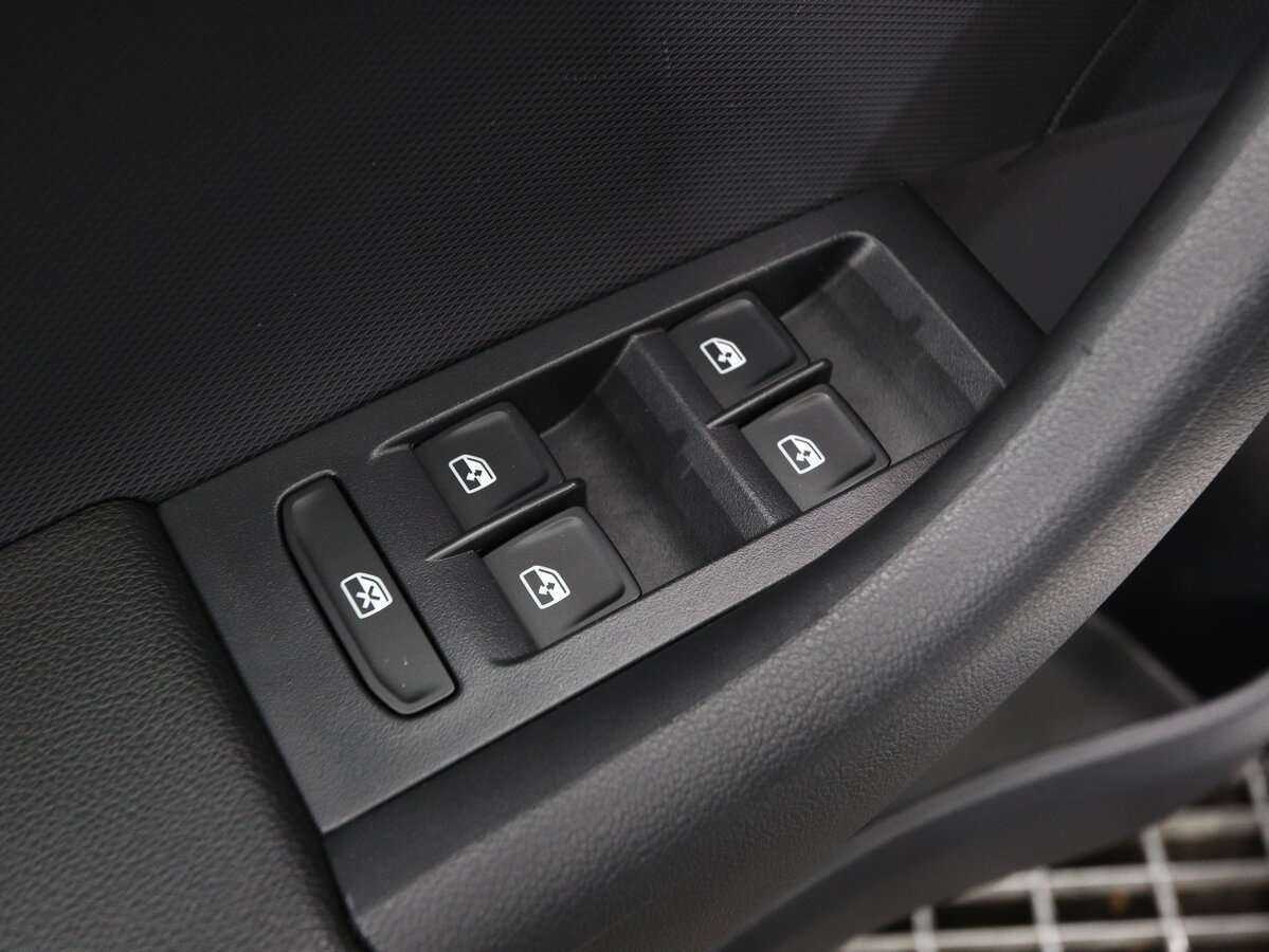 Skoda Rapid с пробегом — 2018 год. Фото: #13