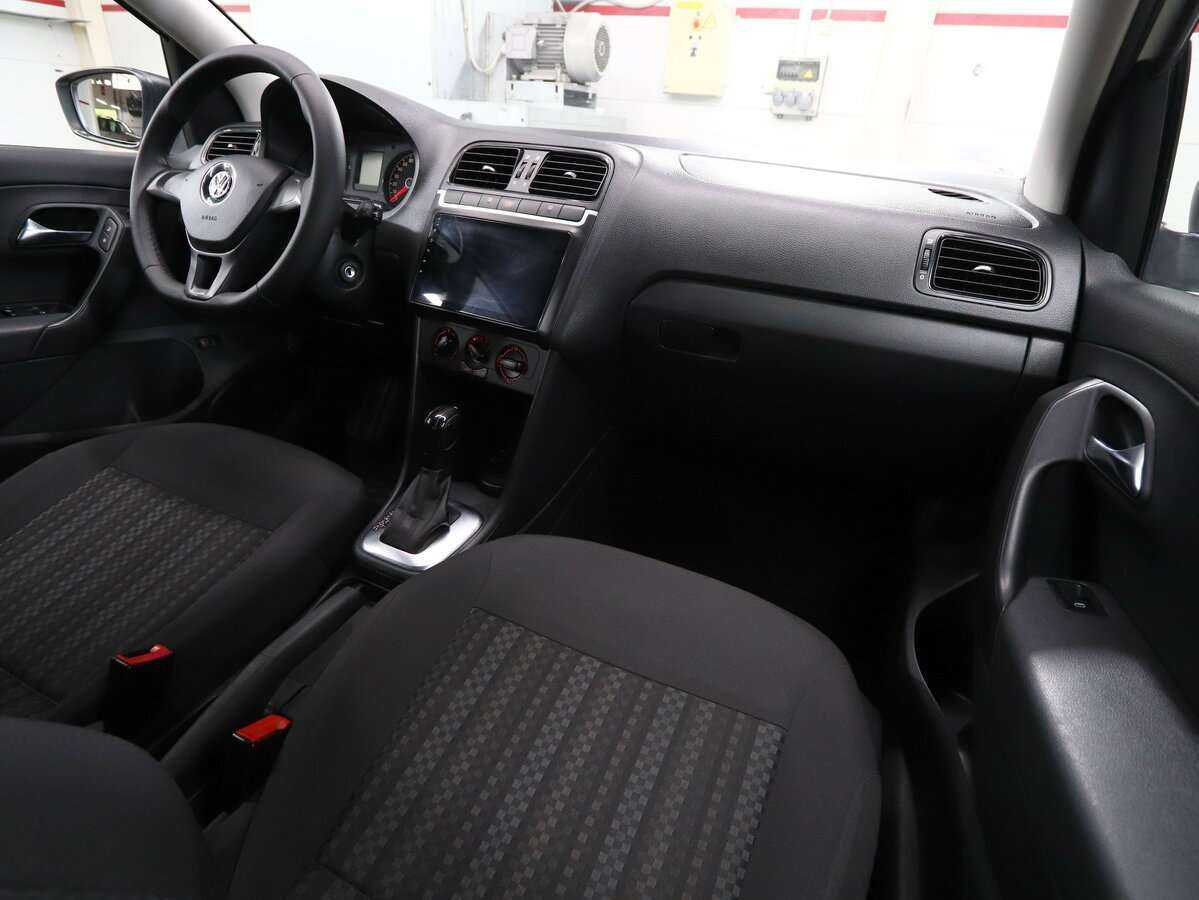 Volkswagen Polo с пробегом — 2017 год. Фото: #8