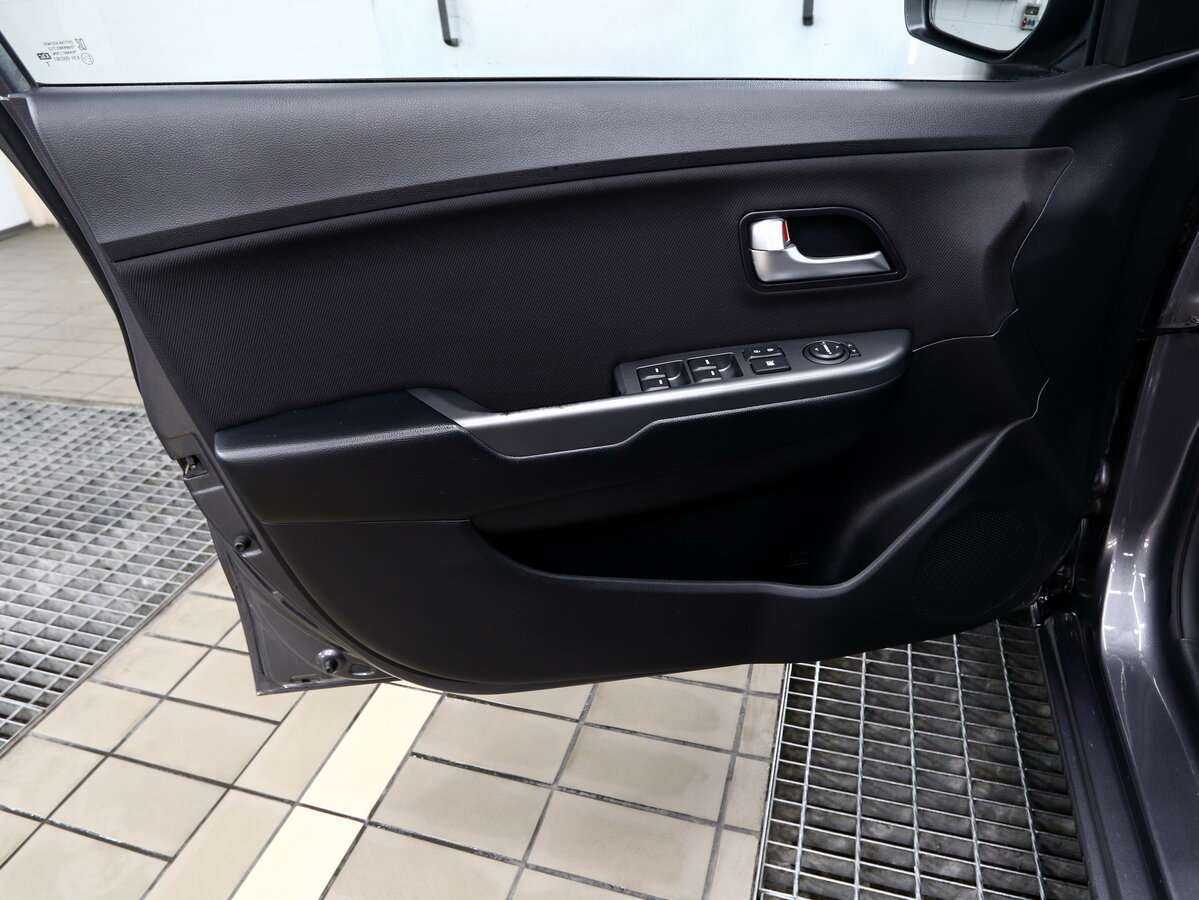 Kia Rio с пробегом — 2016 год. Фото: #13