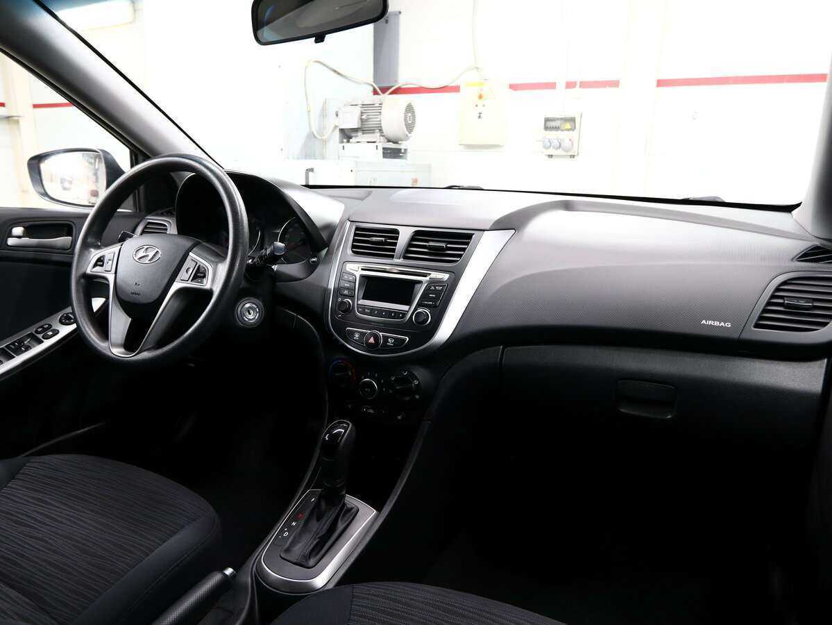 Hyundai Solaris с пробегом — 2015 год. Фото: #7