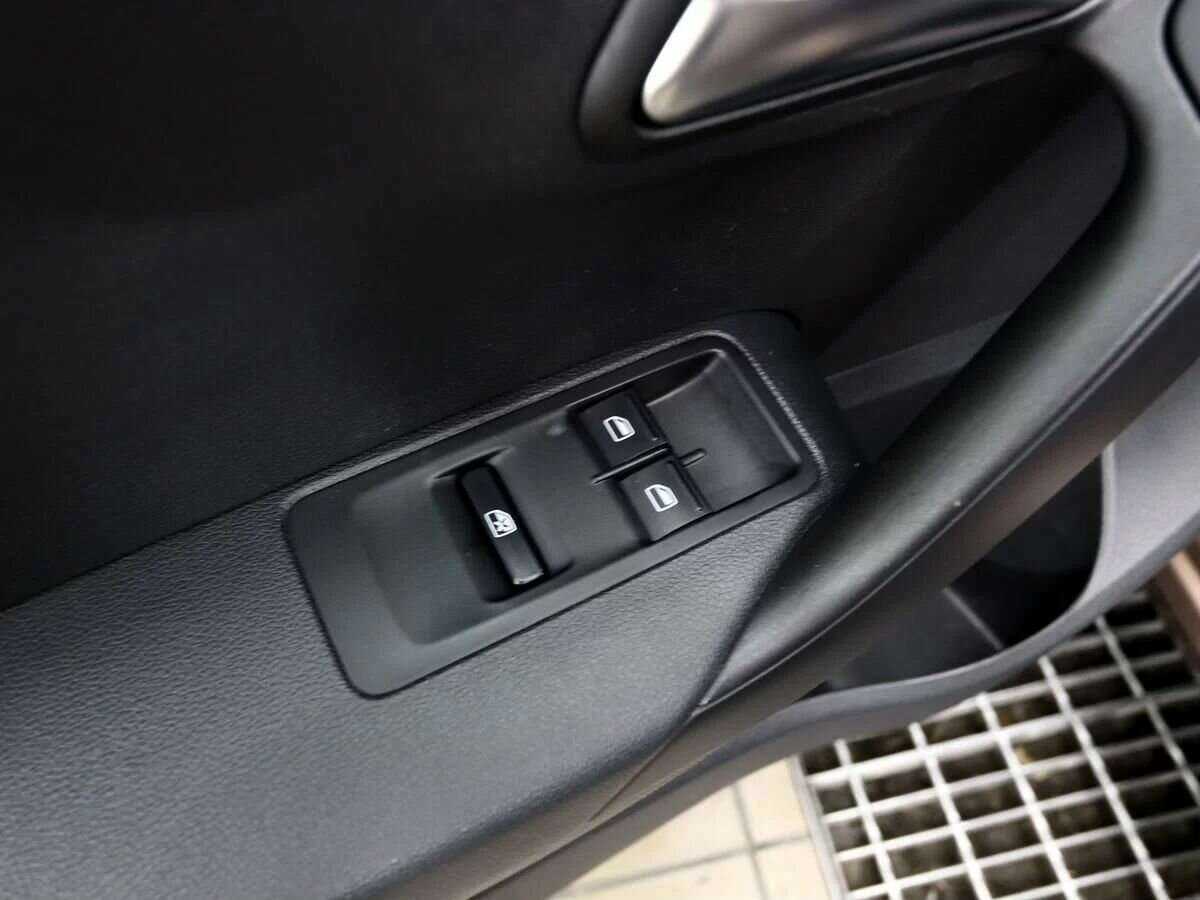 Volkswagen Polo с пробегом — 2018 год. Фото: #14