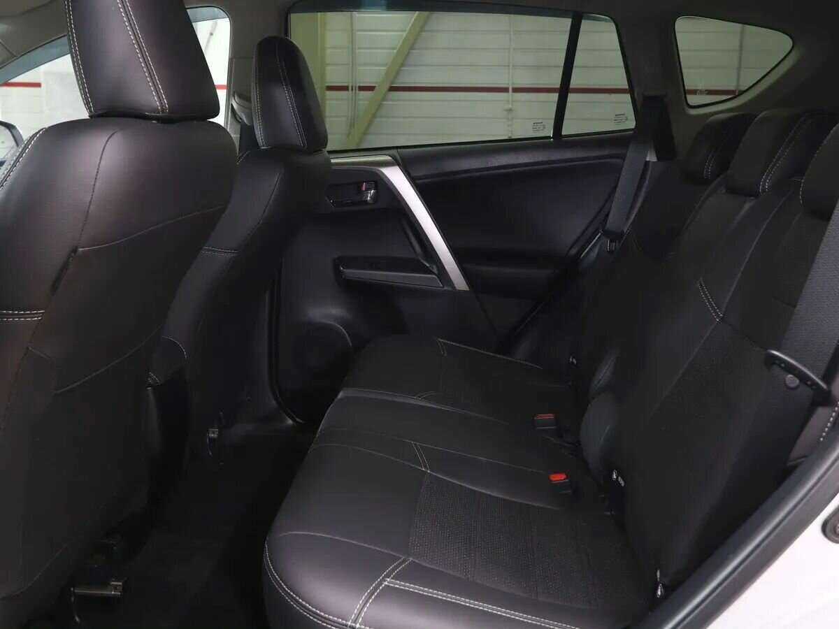 Toyota RAV4 с пробегом — 2019 год. Фото: #17