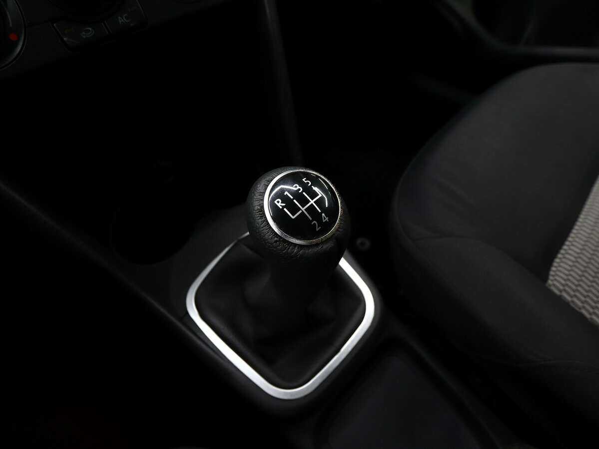 Volkswagen Polo с пробегом — 2012 год. Фото: #13