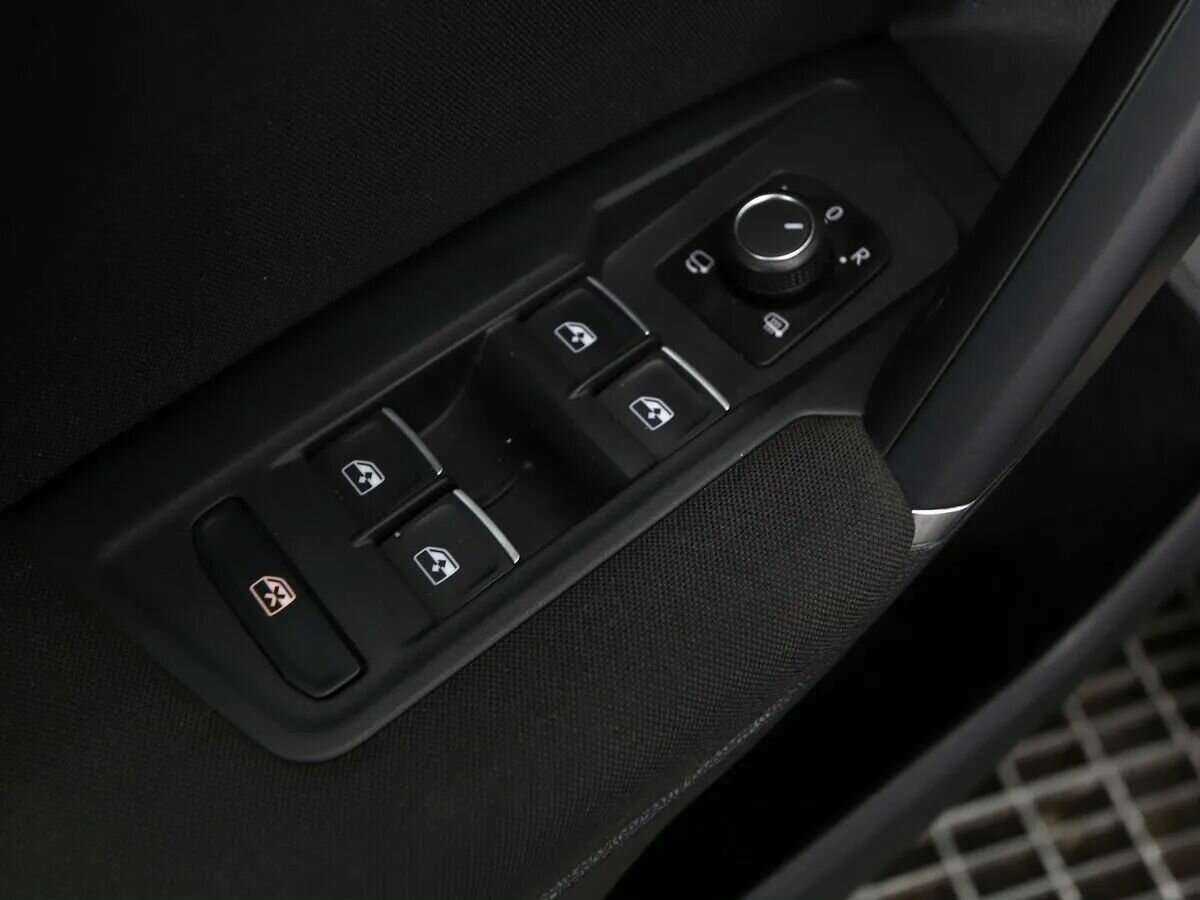 Volkswagen Tiguan с пробегом — 2018 год. Фото: #6