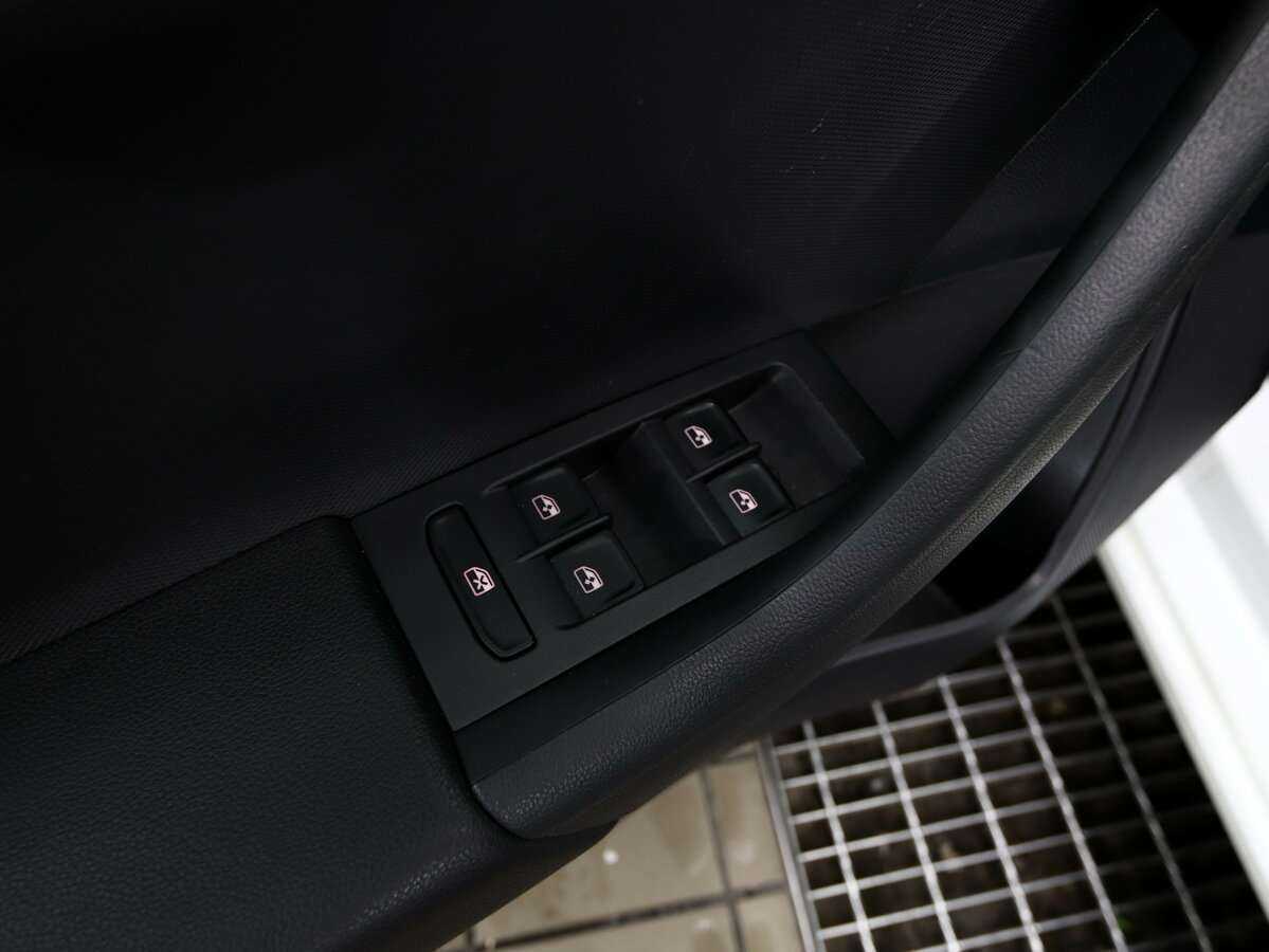 Volkswagen Polo с пробегом — 2020 год. Фото: #8