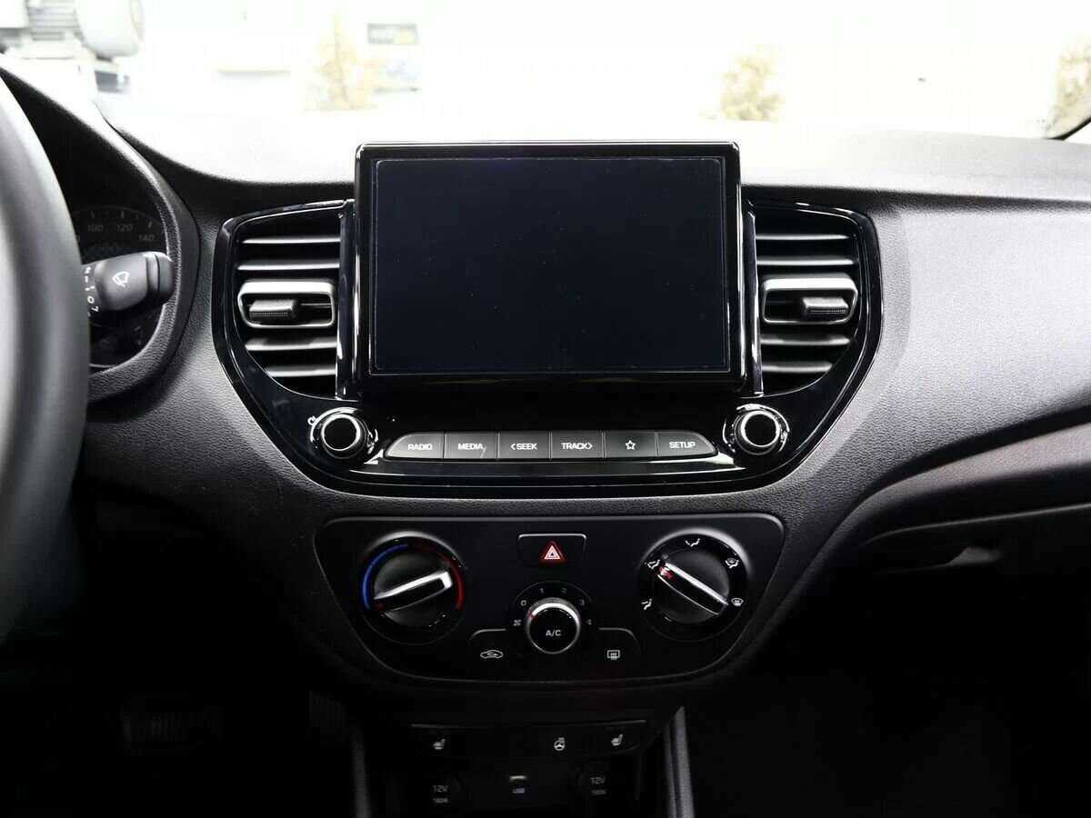 Hyundai Solaris с пробегом — 2021 год. Фото: #18