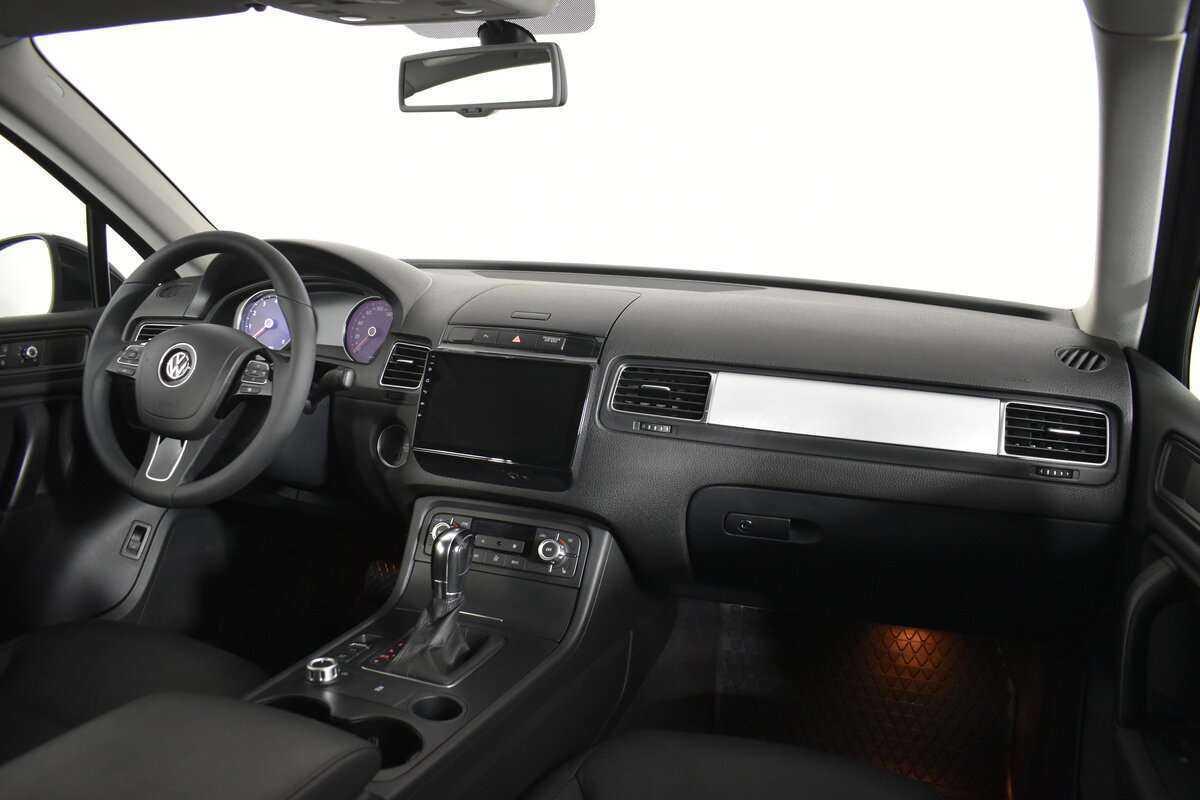 Volkswagen Touareg с пробегом — 2013 год. Фото: #13