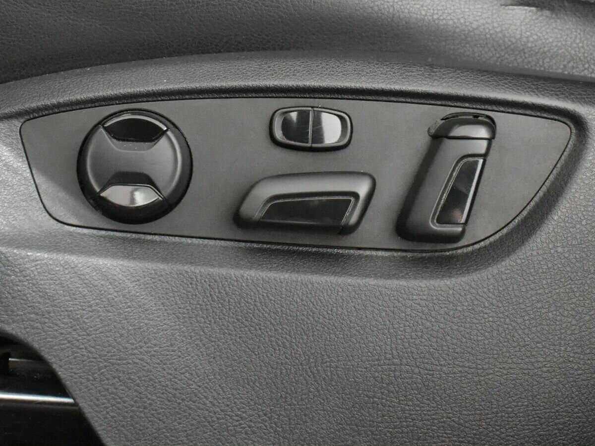 Volkswagen Touareg с пробегом — 2014 год. Фото: #13