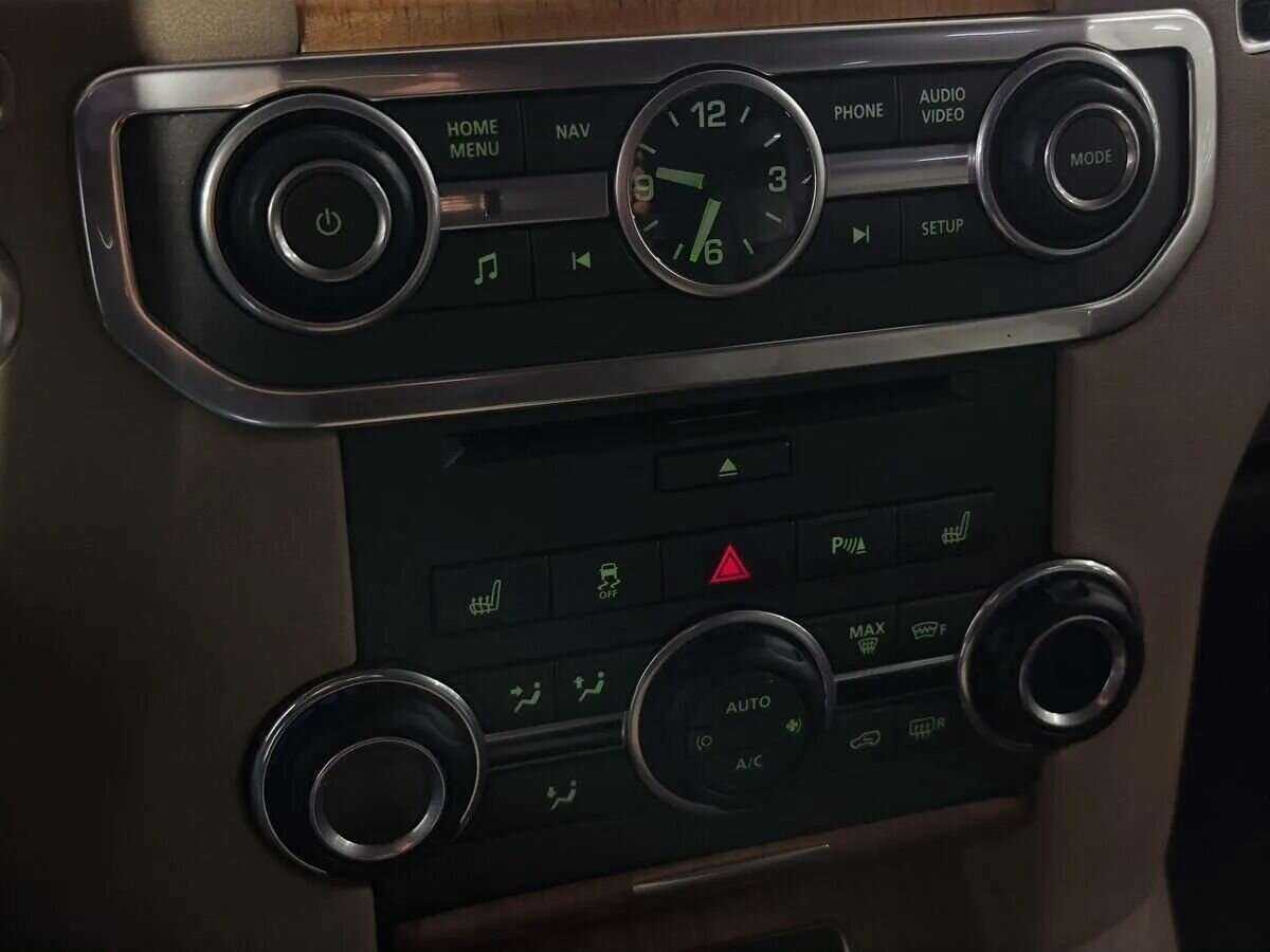 Land Rover Discovery с пробегом — 2014 год. Фото: #14