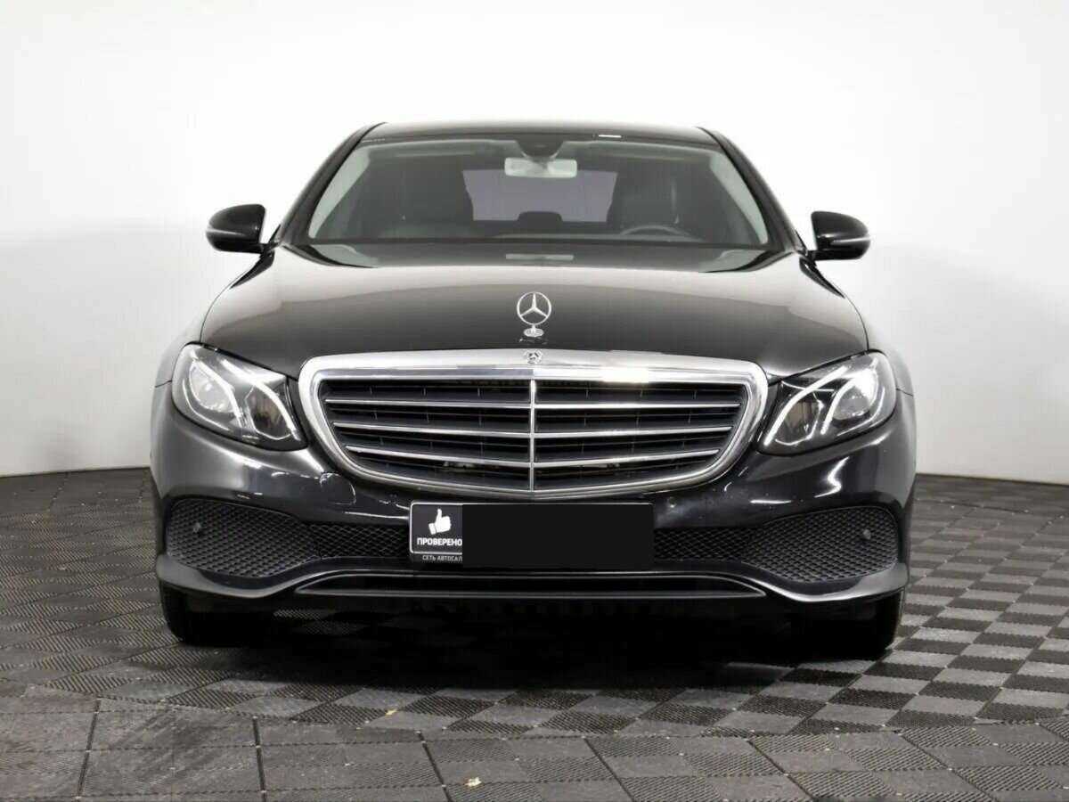Mercedes-Benz E-Класс с пробегом — 2018 год. Фото: #1