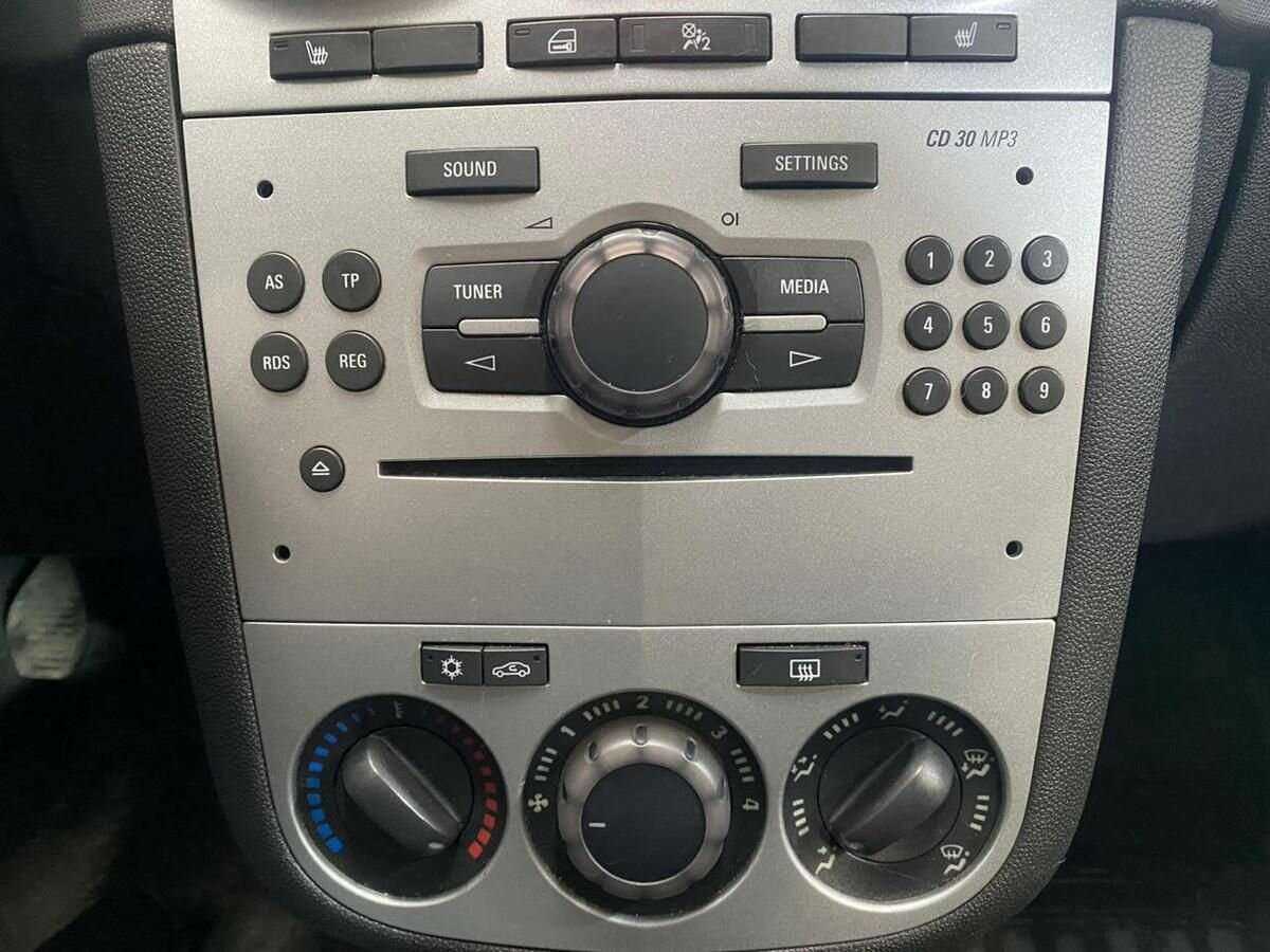 Opel Corsa с пробегом — 2012 год. Фото: #12