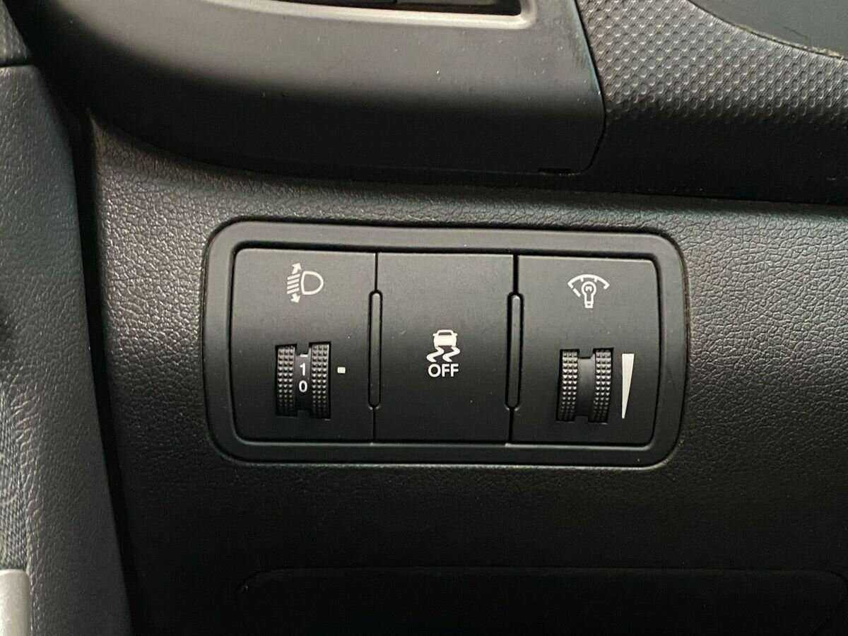 Hyundai Solaris с пробегом — 2012 год. Фото: #15