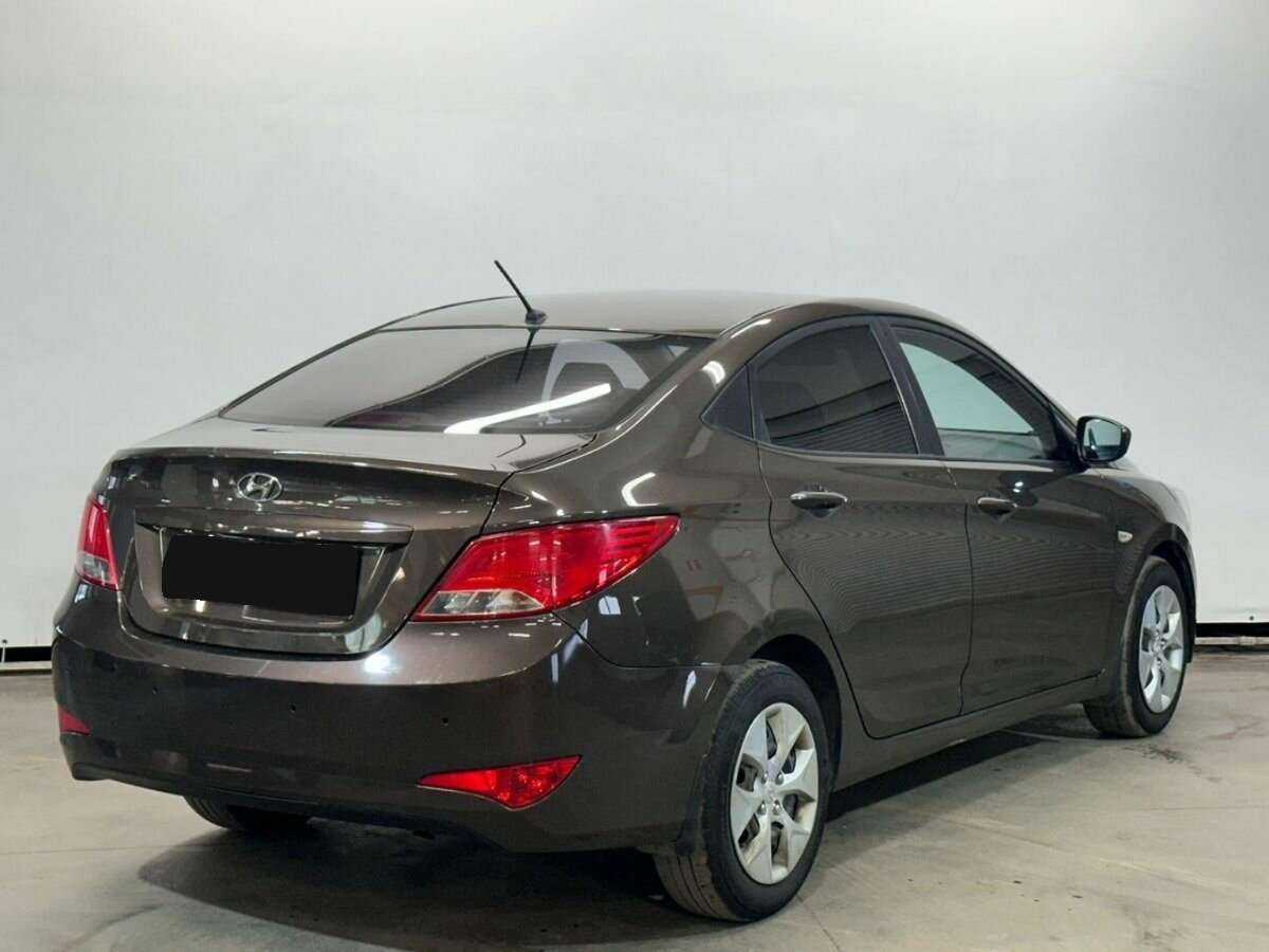 Hyundai Solaris с пробегом — 2015 год. Фото: #4