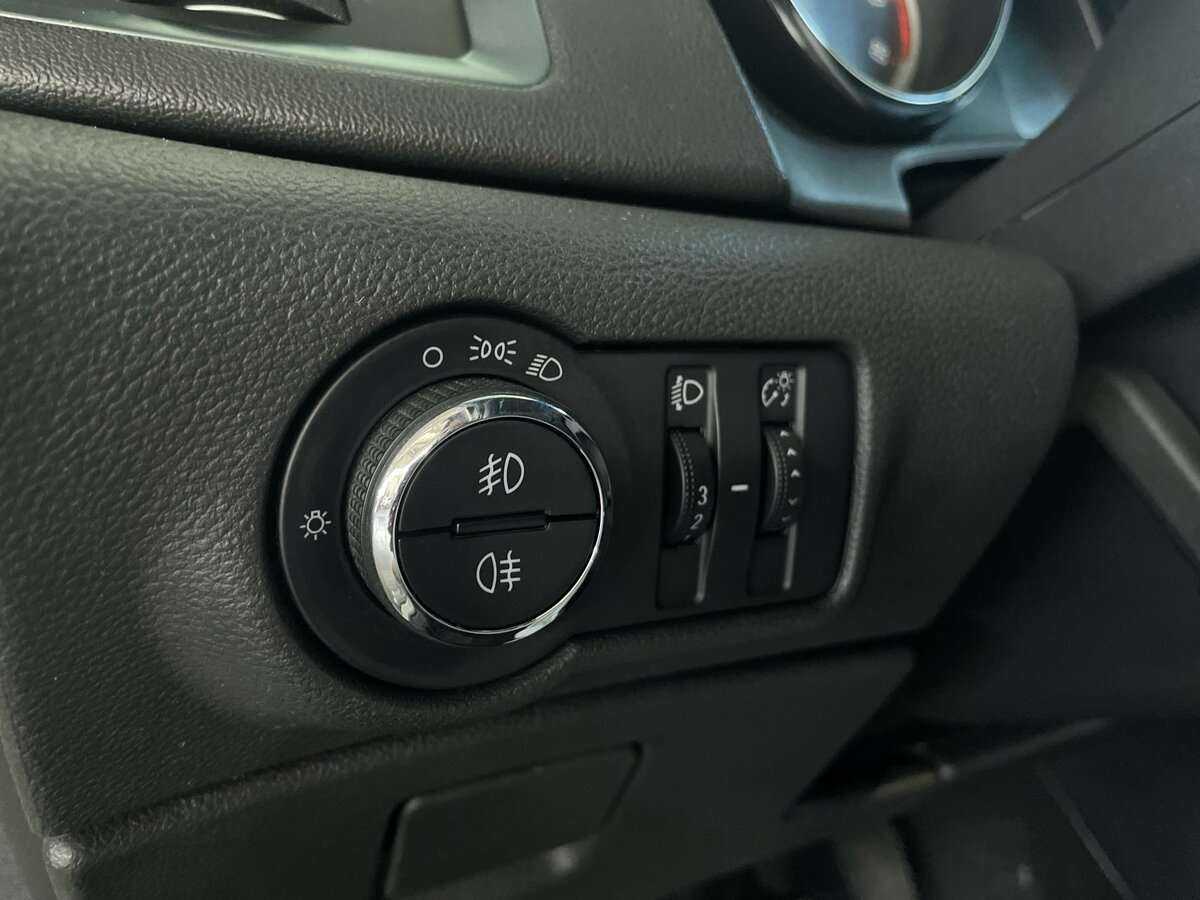 Opel Astra с пробегом — 2012 год. Фото: #14