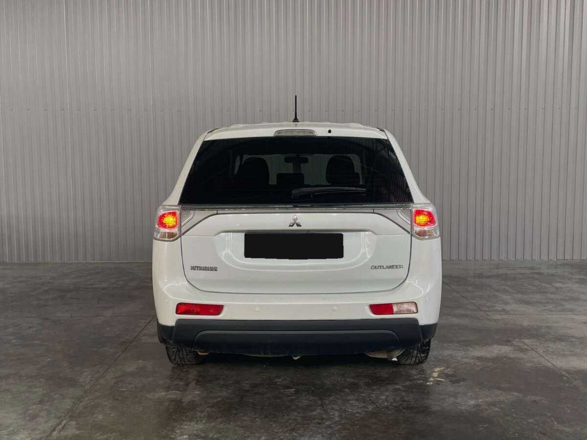 Mitsubishi Outlander с пробегом — 2013 год. Фото: #5