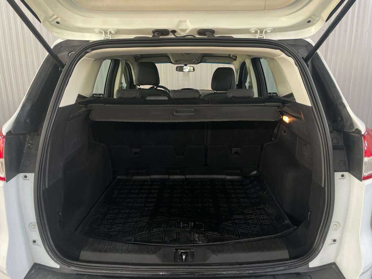 Ford Kuga с пробегом — 2015 год. Фото: #24