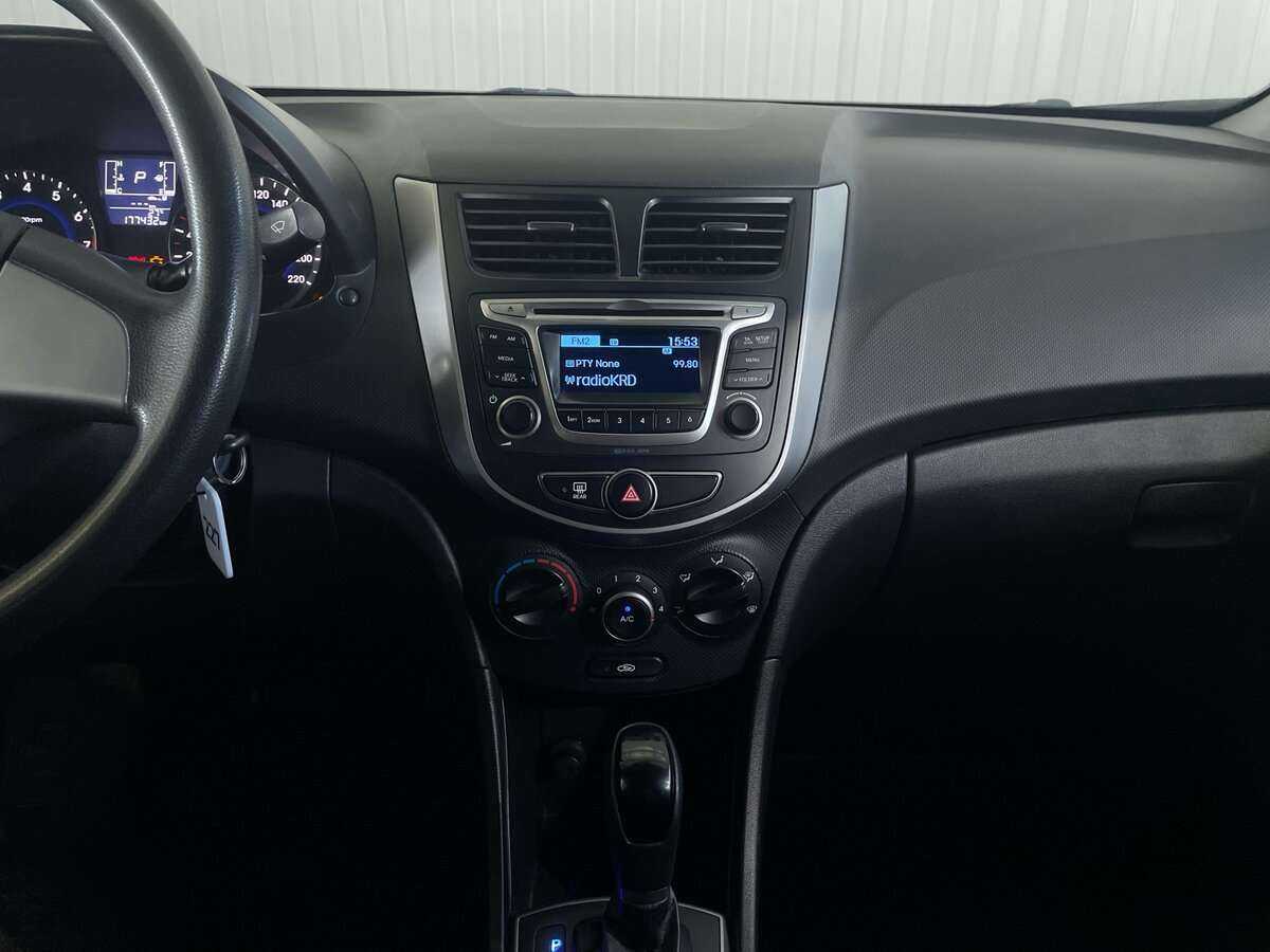 Hyundai Solaris с пробегом — 2016 год. Фото: #11