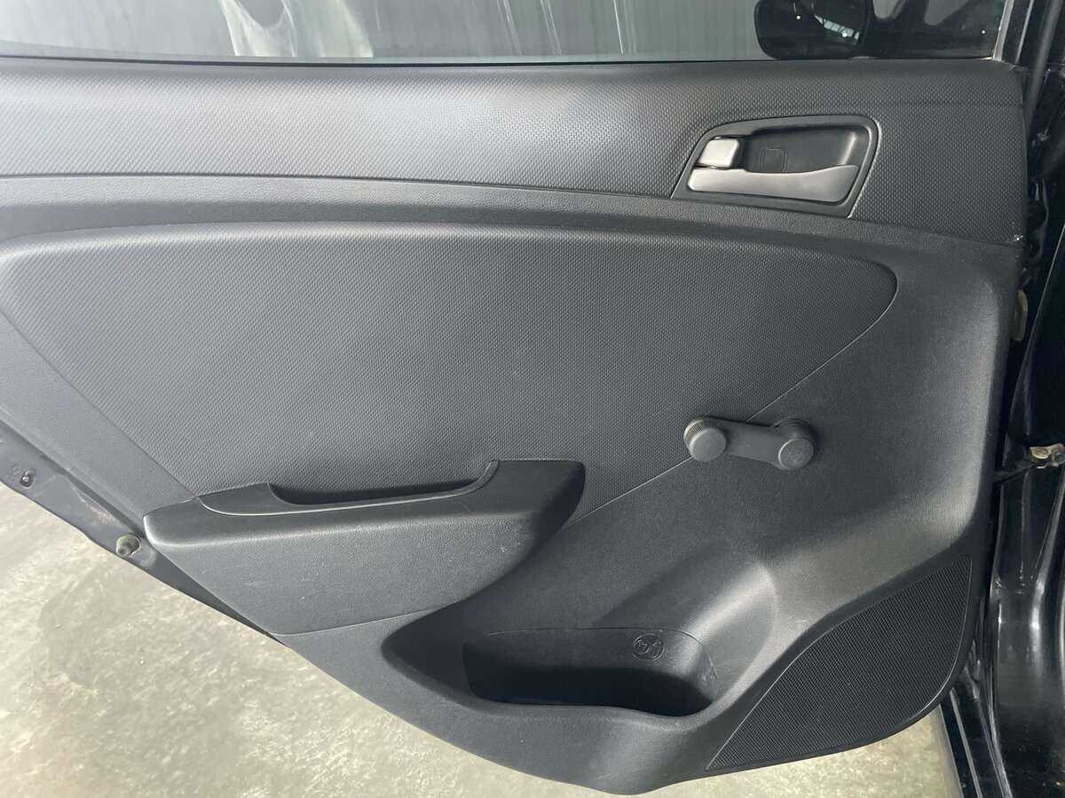 Hyundai Solaris с пробегом — 2016 год. Фото: #17