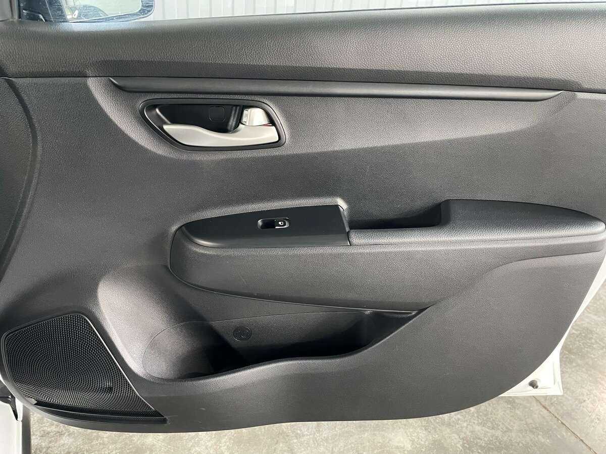 Kia Rio с пробегом — 2018 год. Фото: #21