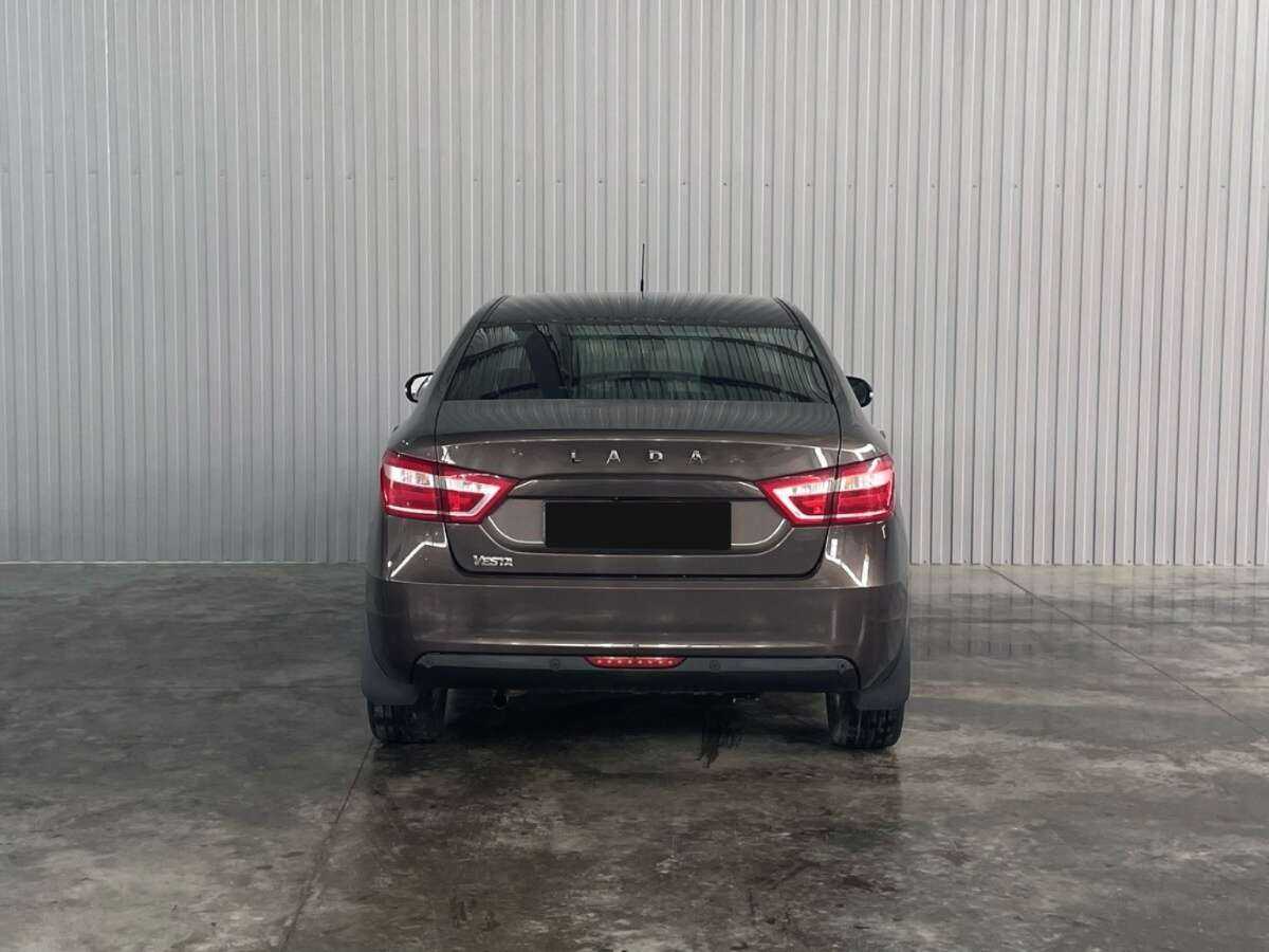 Lada (ВАЗ) Vesta с пробегом — 2018 год. Фото: #5
