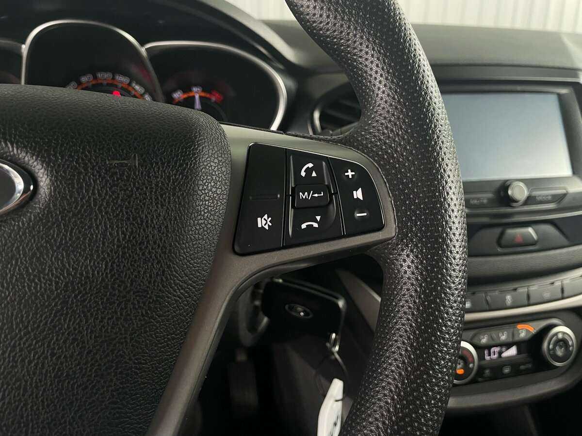 Lada (ВАЗ) Vesta с пробегом — 2018 год. Фото: #11