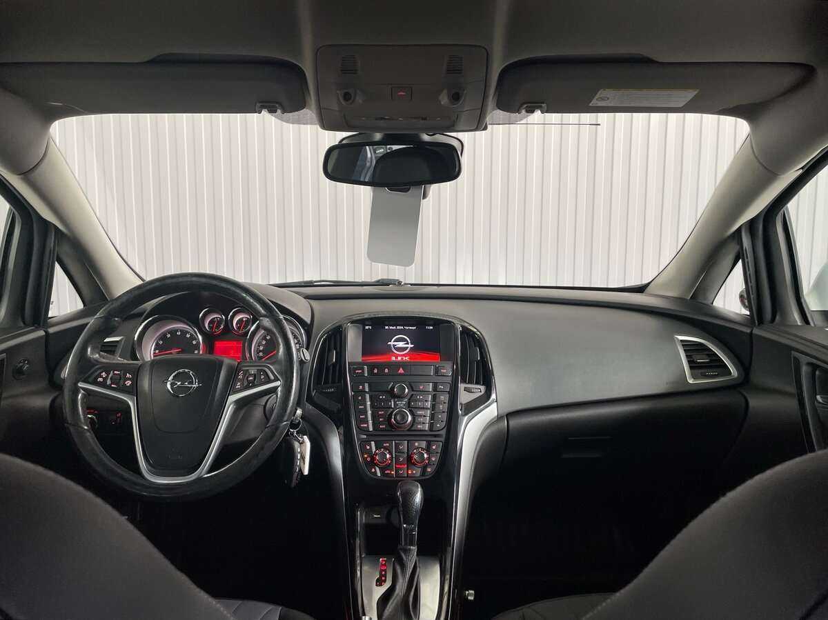 Opel Astra с пробегом — 2014 год. Фото: #8