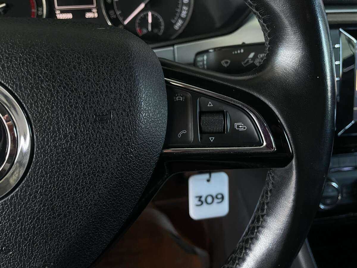 Skoda Superb с пробегом — 2015 год. Фото: #11