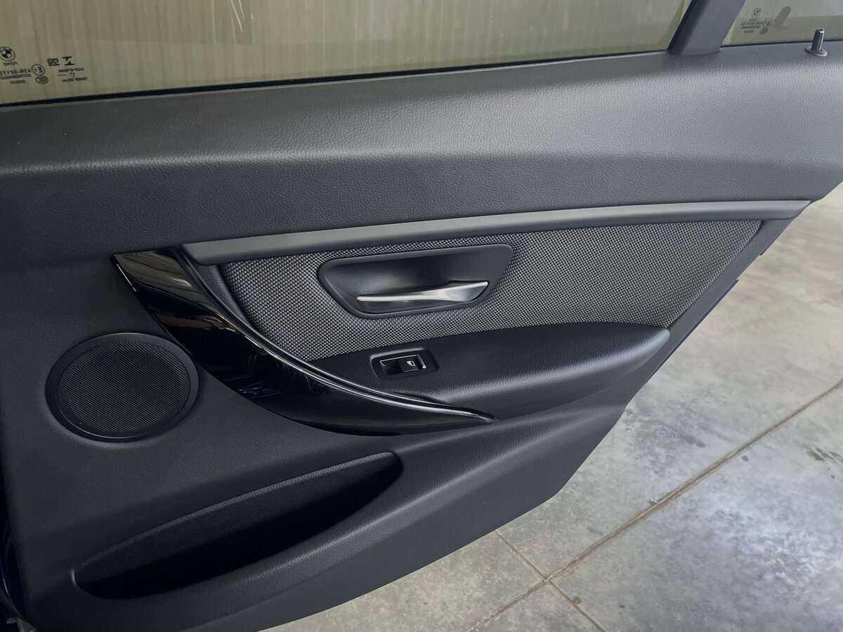 BMW 3 серии с пробегом — 2018 год. Фото: #23