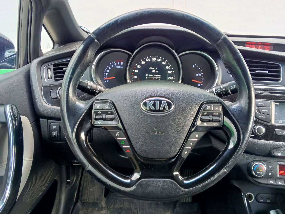 Kia Ceed с пробегом — 2015 год. Фото: #9