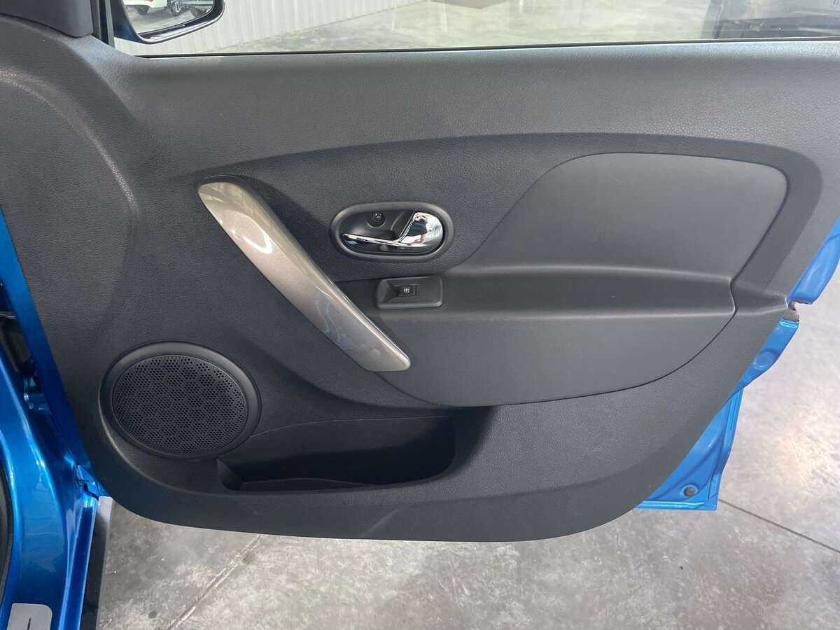 Renault Sandero с пробегом — 2018 год. Фото: #16