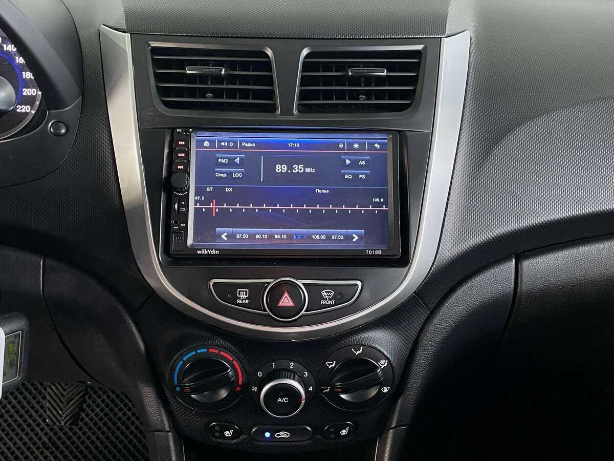 Hyundai Solaris с пробегом — 2013 год. Фото: #11