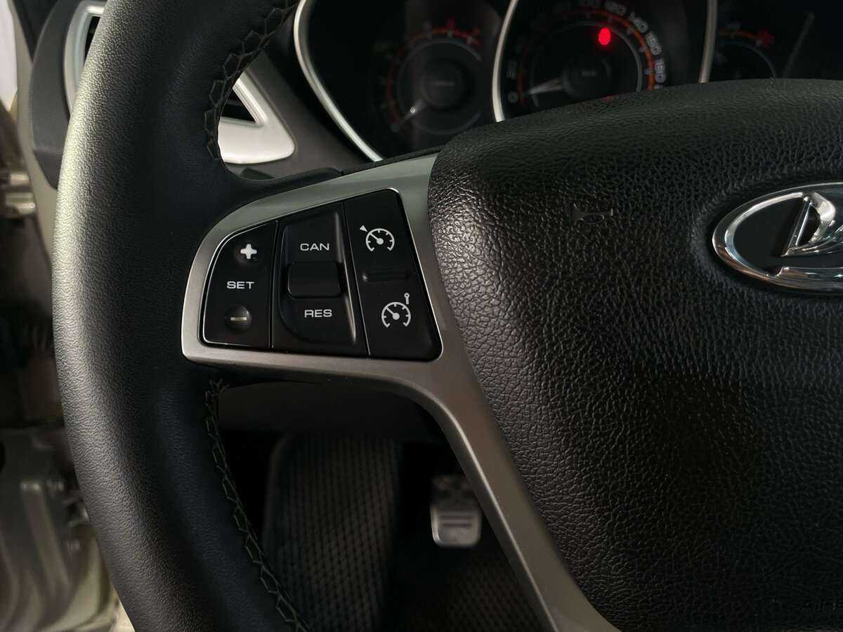 Lada (ВАЗ) Vesta с пробегом — 2017 год. Фото: #11