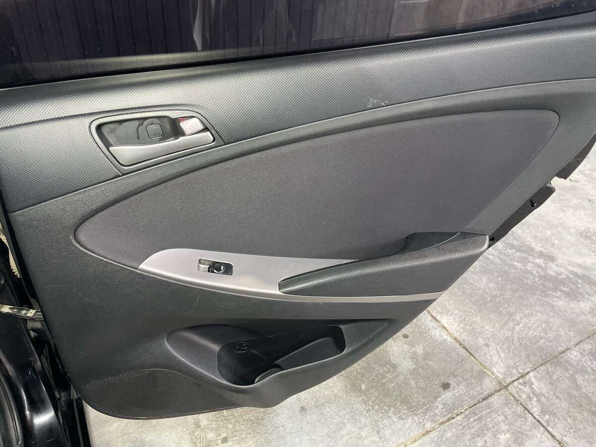 Hyundai Solaris с пробегом — 2016 год. Фото: #22