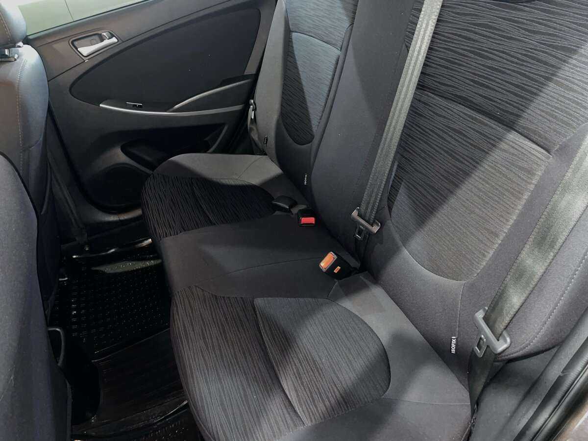 Hyundai Solaris с пробегом — 2015 год. Фото: #19