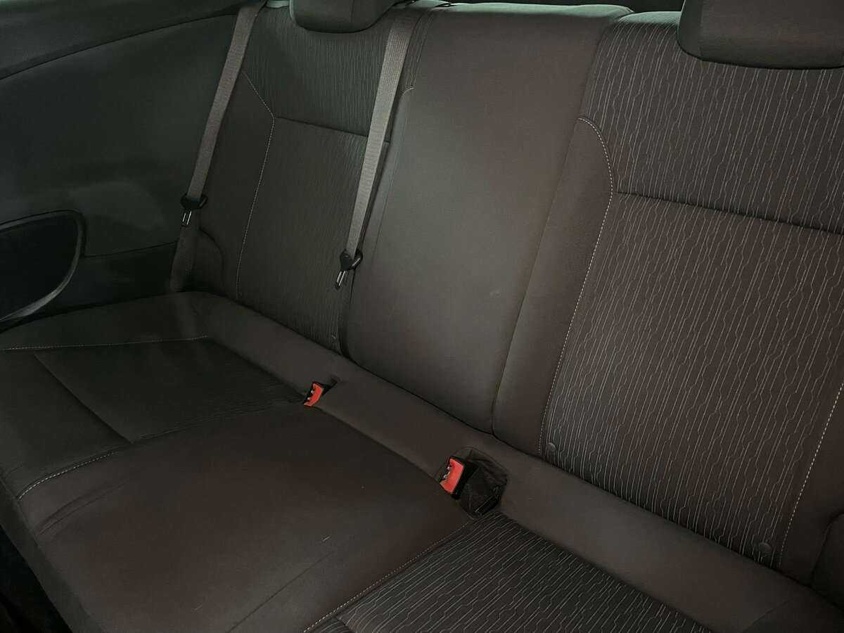 Opel Astra с пробегом — 2012 год. Фото: #14