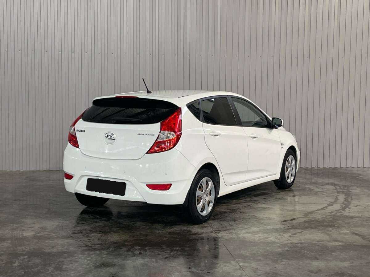 Hyundai Solaris с пробегом — 2014 год. Фото: #4
