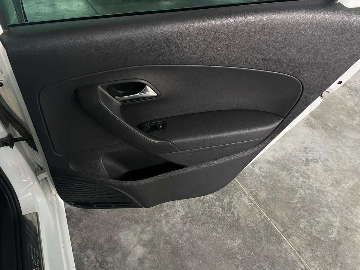 Volkswagen Polo с пробегом — 2018 год. Фото: #19