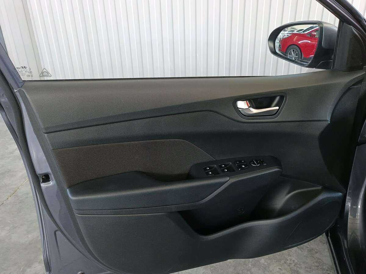 Hyundai Solaris с пробегом — 2022 год. Фото: #8