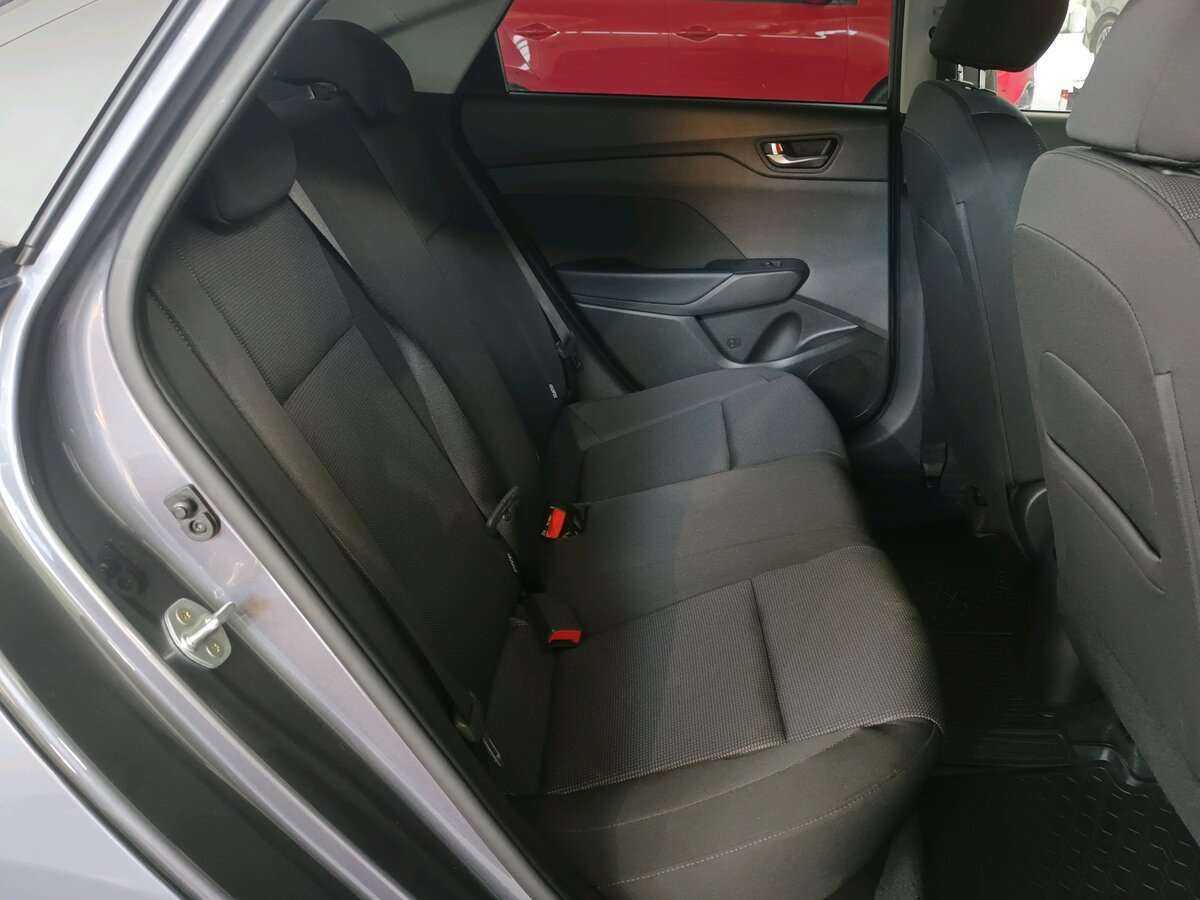 Hyundai Solaris с пробегом — 2022 год. Фото: #18