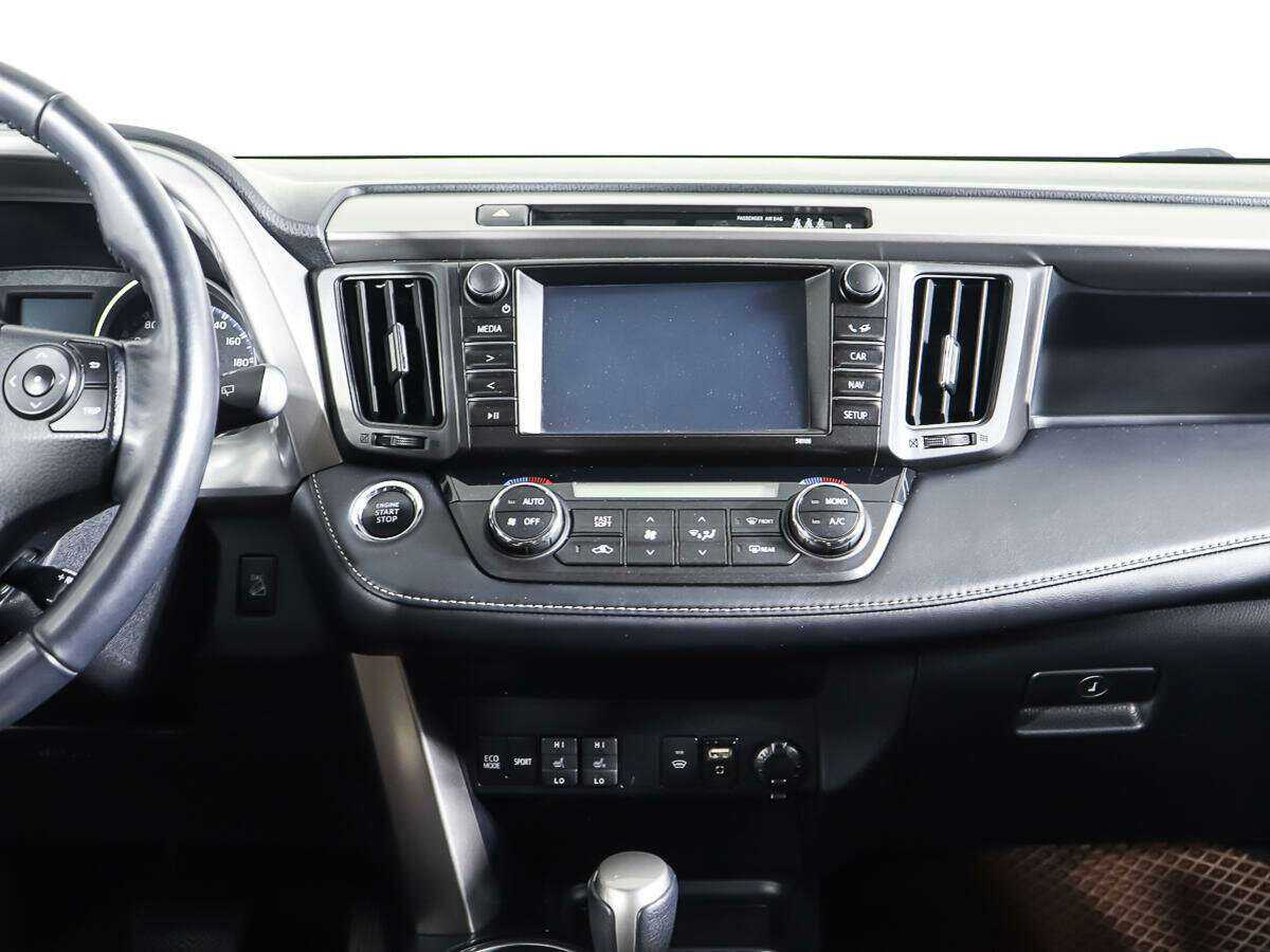 Toyota RAV4 с пробегом — 2018 год. Фото: #11