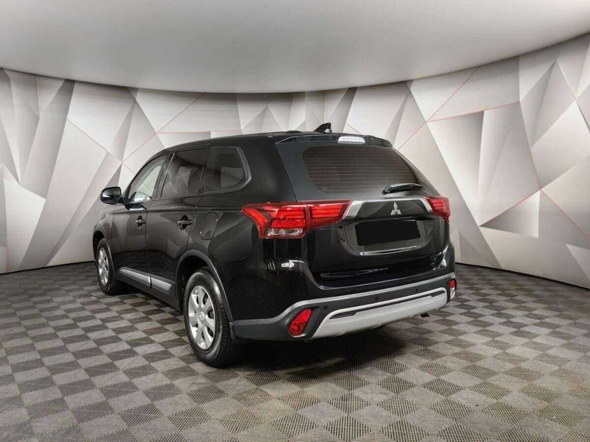 Mitsubishi Outlander с пробегом — 2018 год. Фото: #3