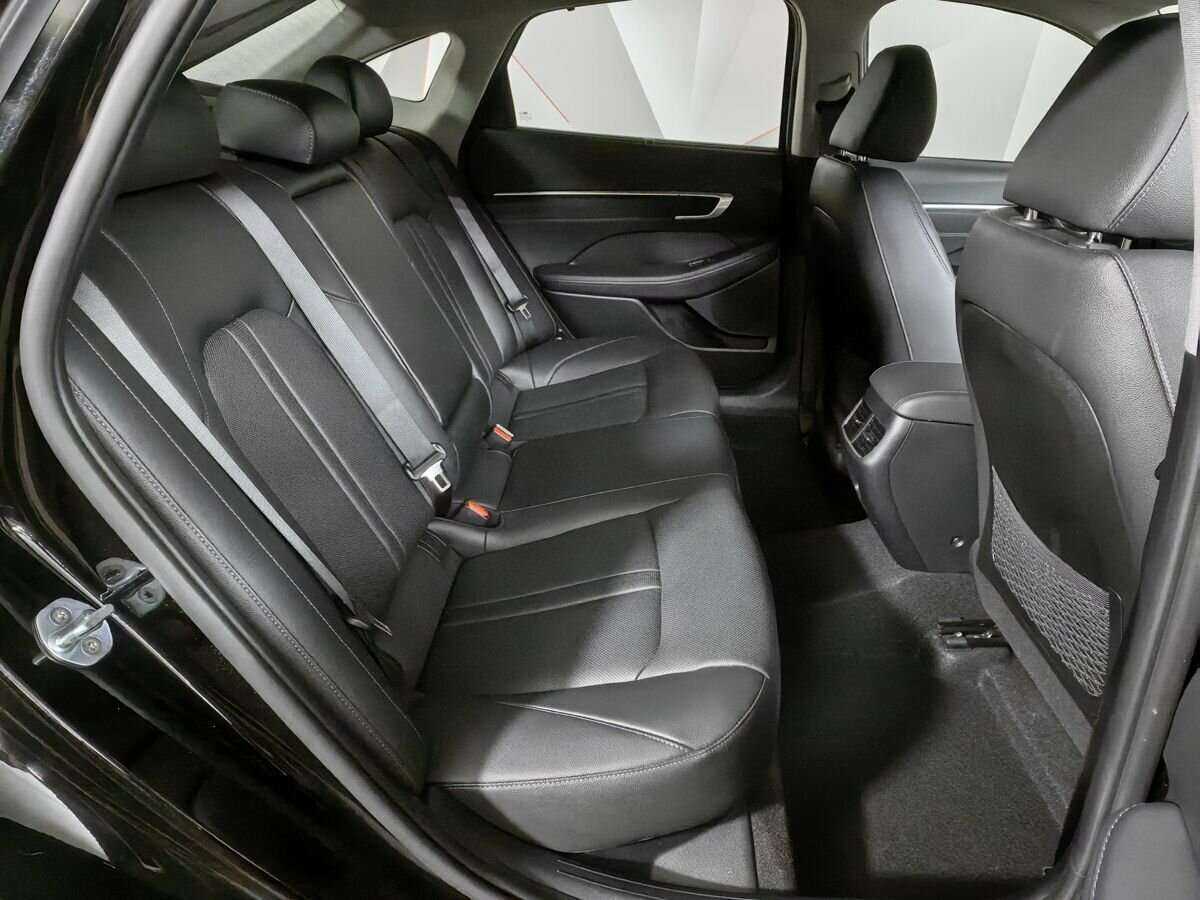 Hyundai Sonata с пробегом — 2022 год. Фото: #11