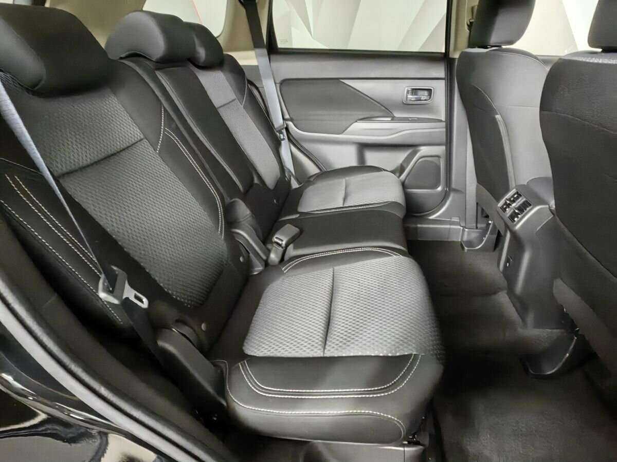 Mitsubishi Outlander с пробегом — 2022 год. Фото: #7