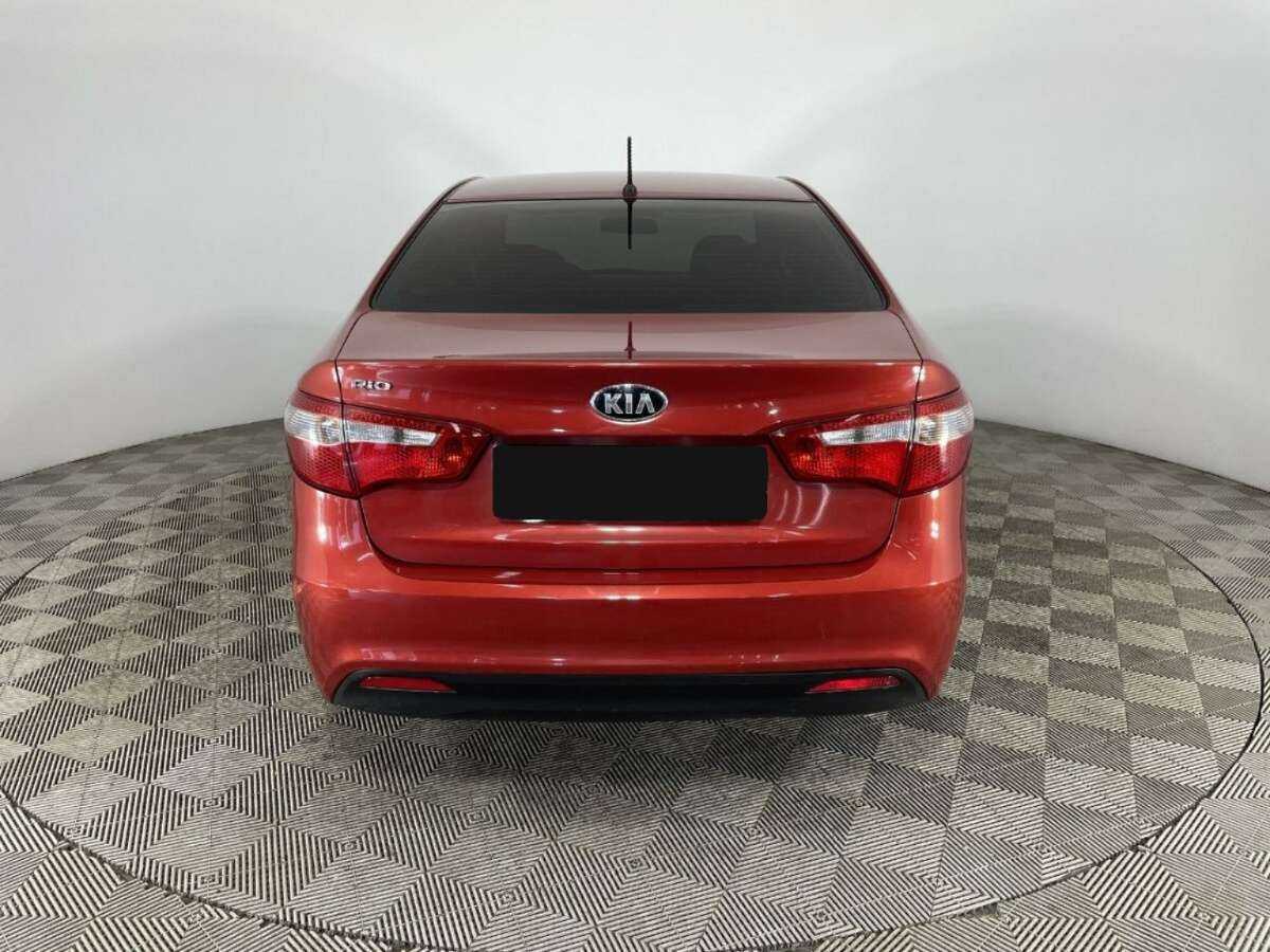 Kia Rio с пробегом — 2013 год. Фото: #2