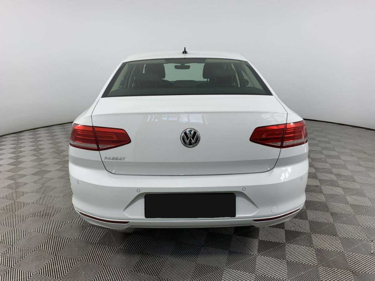 Volkswagen Passat с пробегом — 2019 год. Фото: #5