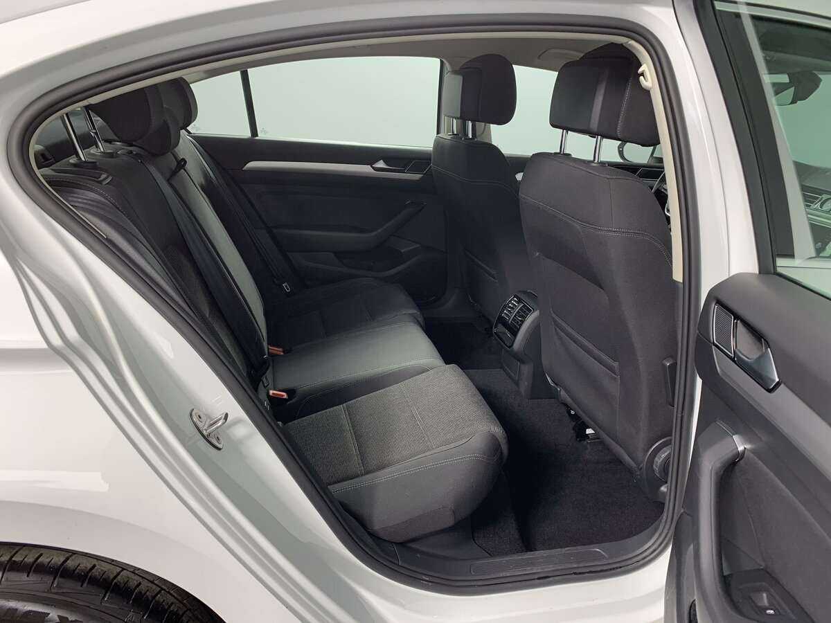 Volkswagen Passat с пробегом — 2019 год. Фото: #15