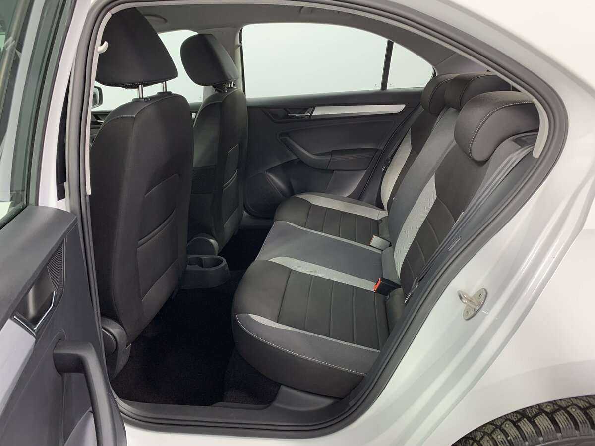 Skoda Rapid с пробегом — 2019 год. Фото: #9