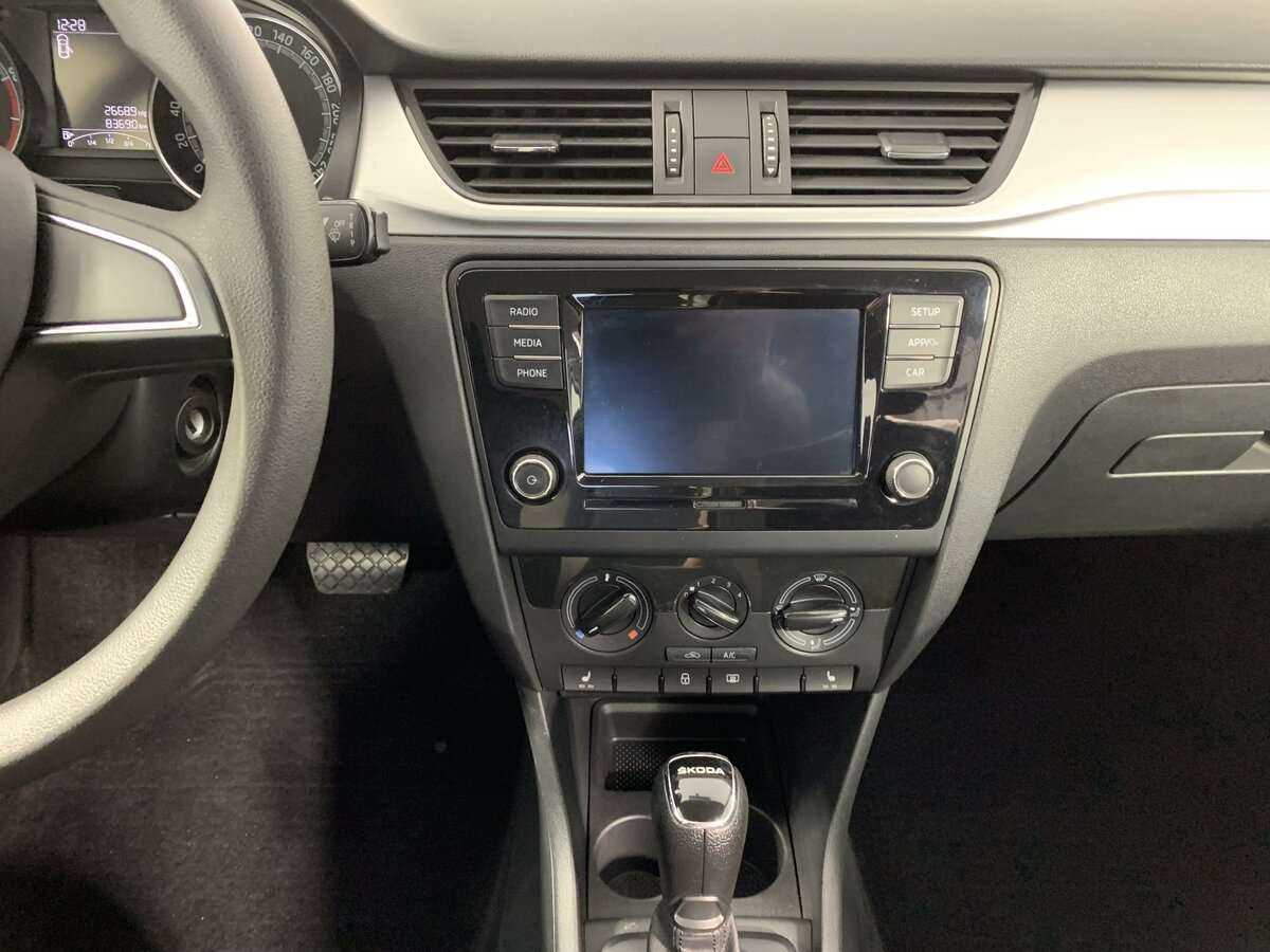 Skoda Rapid с пробегом — 2019 год. Фото: #11